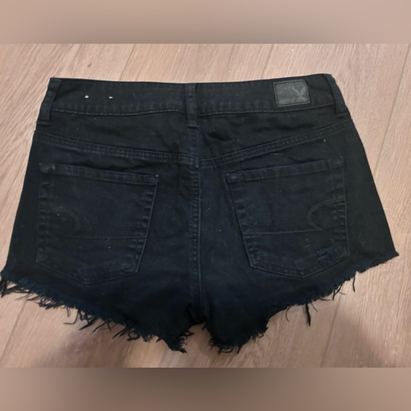 American Eagle Women’s Low Rise Black Distressed Shorts Size 4 - Picture 4 of 4